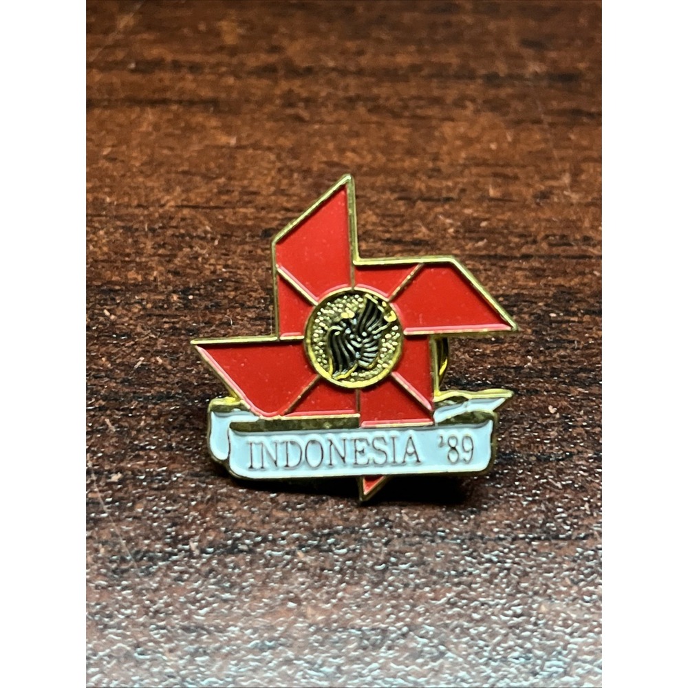 1989 Pacific National Exhibition PNE Indonesia Vancouver Canada Lapel Hat Pin